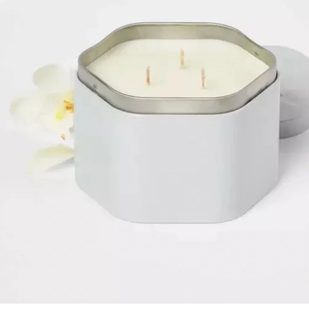 THRESHOLD NWT 3 wick tin candle -cashmere vanilla -18oz